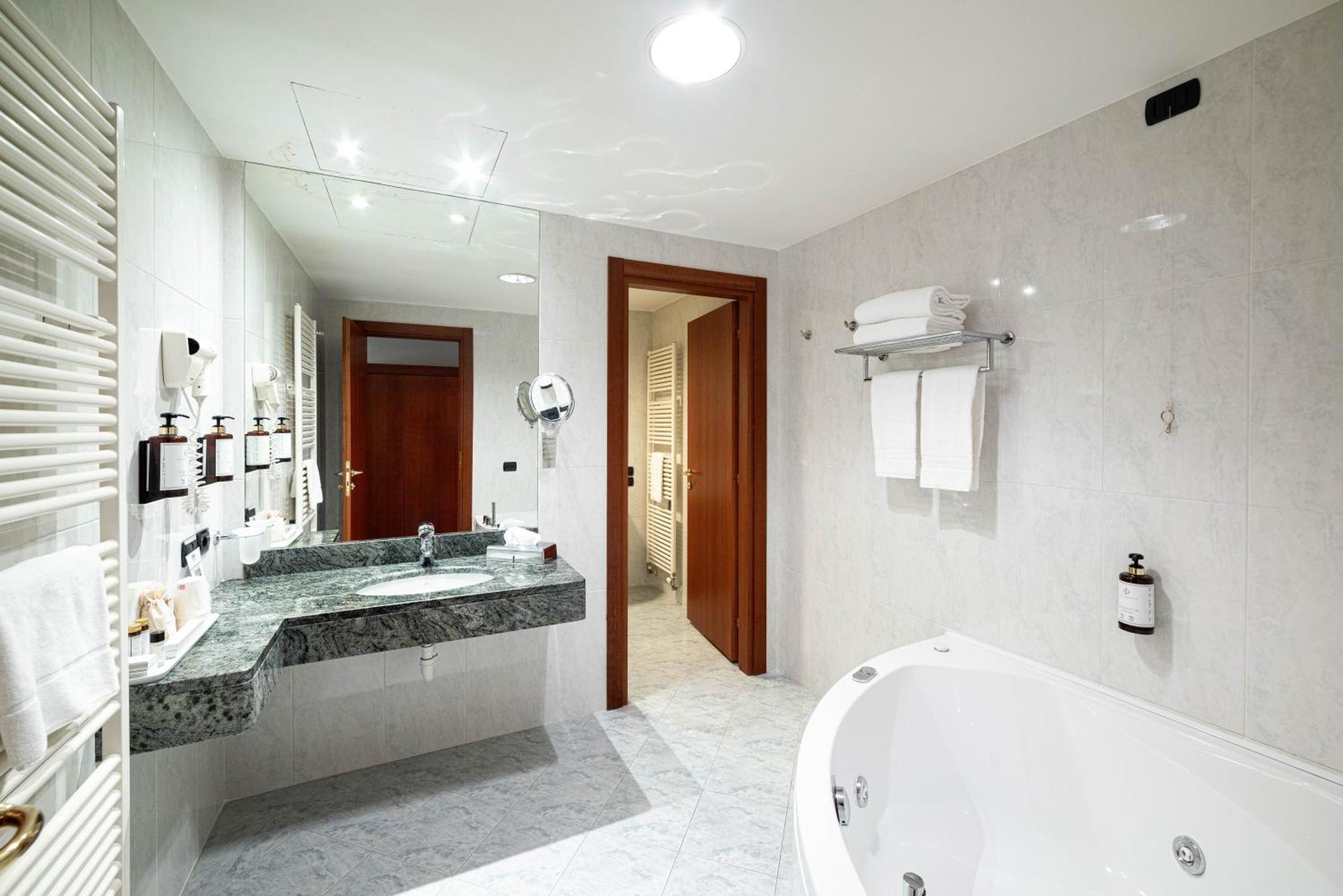 Phi Hotel Cavalieri Bra Dış mekan fotoğraf
